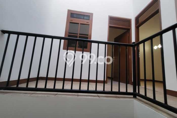 Unit Kost Dijual di Kemanggisan dengan 16 Kamar Area Strategis Unit Kost Dijual di Kemanggisan dengan 16 Kamar Area Strategis