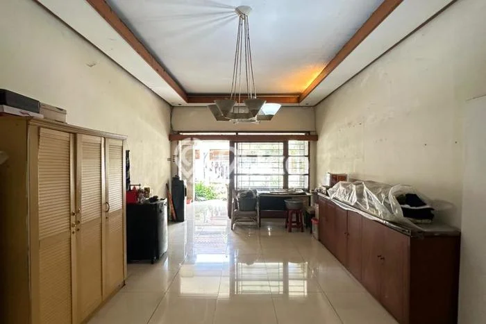 For Sale! Luxury House LT 702m2 Desain Modern di Fatmawati For Sale! Luxury House LT 702m2 Desain Modern di Fatmawati