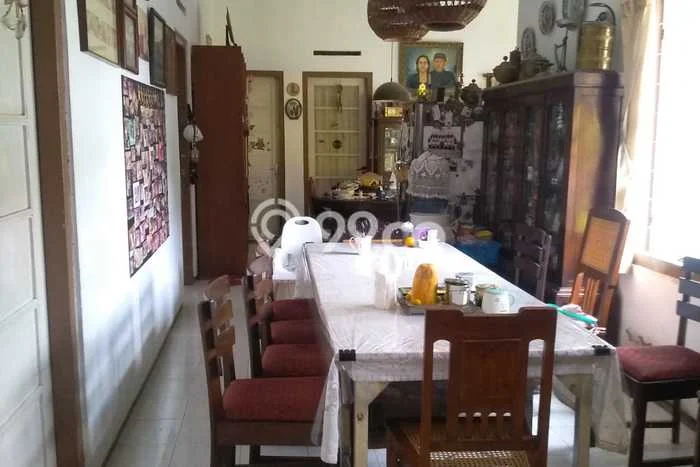 Rumah Mewah LB 215m2 Siap Huni Desain Elegan di Dago, Bandung Rumah Mewah LB 215m2 Siap Huni Desain Elegan di Dago, Bandung