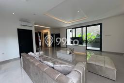 For Sale! Luxury House LT 240m2 Desain Elegan di Alam Sutera For Sale! Luxury House LT 240m2 Desain Elegan di Alam Sutera