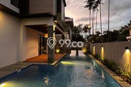Rumah Elit LB 260m2 Siap Huni Desain Elegan di Lippo Karawaci, Tangerang Rumah Elit LB 260m2 Siap Huni Desain Elegan di Lippo Karawaci, Tangerang