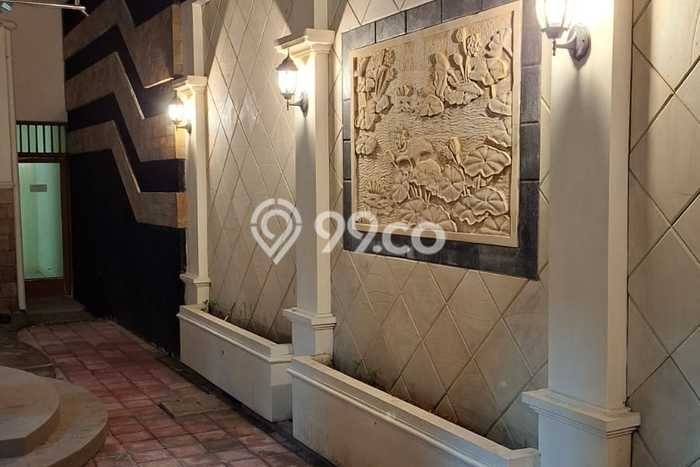 Rumah di Raya Darmo, Akses ke Fasilitas, LT 658m2m² Rumah di Raya Darmo, Akses ke Fasilitas, LT 658m2m²