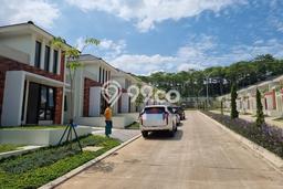Rumah Luas Asri 2 KT Siap Huni di Sentul Bogor Rumah Luas Asri 2 KT Siap Huni di Sentul Bogor