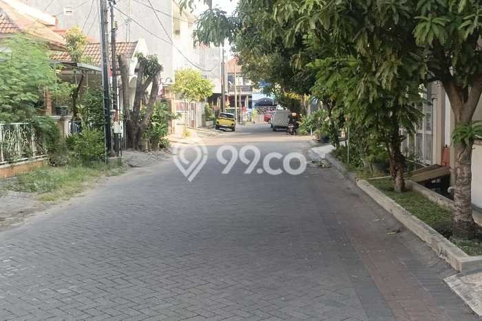 Jual Rumah Bagus Siap Huni LB 250m2 di Waru, Sidoarjo Jual Rumah Bagus Siap Huni LB 250m2 di Waru, Sidoarjo
