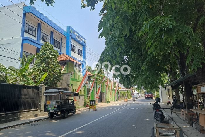 Hot Offer Hunian Mewah Ideal dan Luas di Waru, Sidoarjo Hot Offer Hunian Mewah Ideal dan Luas di Waru, Sidoarjo