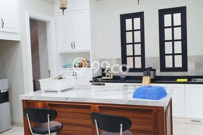 Rumah Mewah LB 560m2 Siap Pakai Desain Elegan di Gading Serpong The Spring, Tangerang Rumah Mewah LB 560m2 Siap Pakai Desain Elegan di Gading Serpong The Spring, Tangerang