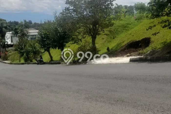 Tanah Dijual Lokasi Strategis di Bandung dengan Luas 1220m2 Tanah Dijual Lokasi Strategis di Bandung dengan Luas 1220m2