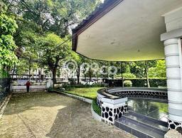 Dijual Rumah Luas Elegan Dengan View Cantik di Diponegoro, Bandung Dijual Rumah Luas Elegan Dengan View Cantik di Diponegoro, Bandung