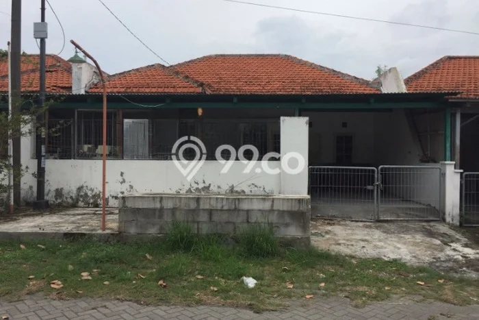PROPERTI PILIHAN! Rumah Asri di Kedamean, LT 450m² Bangunan 140m² PROPERTI PILIHAN! Rumah Asri di Kedamean, LT 450m² Bangunan 140m²