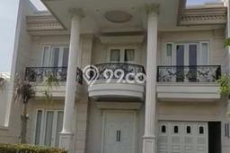 Jual Segera Rumah 3 KT 3 KM di Pakuwon City, Surabaya Jual Segera Rumah 3 KT 3 KM di Pakuwon City, Surabaya