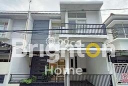 UNIT LANGKA! Rumah di Tambaksari, 3 KT, Pemandangan Indah, LT 77m² Bangunan 80m² UNIT LANGKA! Rumah di Tambaksari, 3 KT, Pemandangan Indah, LT 77m² Bangunan 80m²