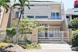 For Sale! Luxury House LT 240m2 Desain Elegan di kertajaya For Sale! Luxury House LT 240m2 Desain Elegan di kertajaya