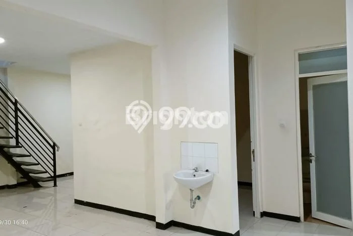 Rumah Disewakan Sidoarjo LT 120m2 LB 120m2 Area Pondok Tjandra Rumah Disewakan Sidoarjo LT 120m2 LB 120m2 Area Pondok Tjandra