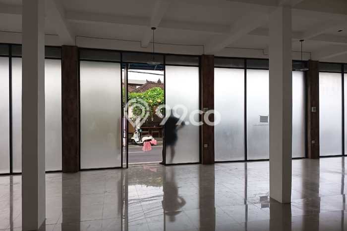 Disewakan Ruko di Kawasan Ramai Tumbak Bayuh Luas 160m2 Disewakan Ruko di Kawasan Ramai Tumbak Bayuh Luas 160m2