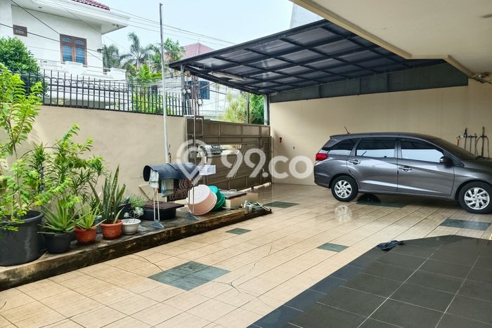 For Sale! Premium House LT 246m2 Desain Elegan di Jelambar For Sale! Premium House LT 246m2 Desain Elegan di Jelambar