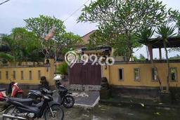 Rumah sewa dengan halaman luas di pering siap huni Rumah sewa dengan halaman luas di pering siap huni