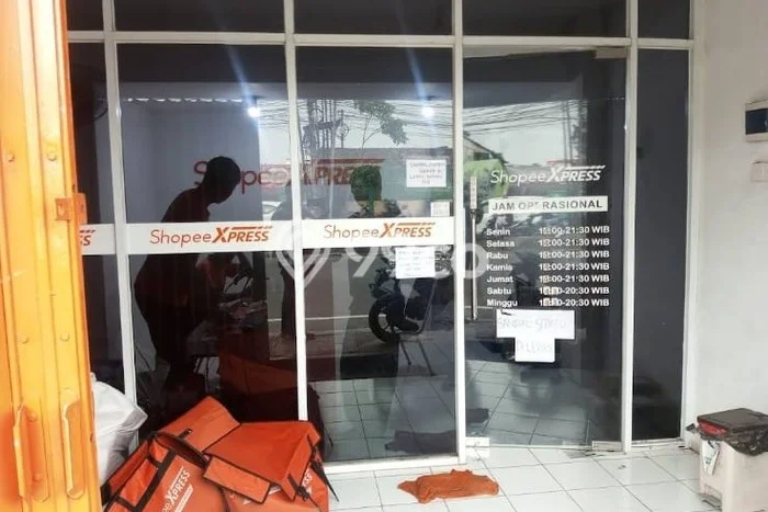 Ruko disewakan lokasi strategis Gedangan Sidoarjo 58m2 Ruko disewakan lokasi strategis Gedangan Sidoarjo 58m2