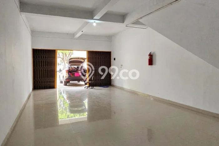 PRIME LOCATION! Ruko Kawasan , Luas 180m2m², Kawasan Ramai, Siap Untuk Digunakan PRIME LOCATION! Ruko Kawasan , Luas 180m2m², Kawasan Ramai, Siap Untuk Digunakan
