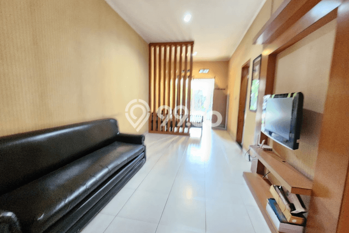 Disewakan! Rumah 4 Kamar Tidur &
2 Kamar Mandi di Mekar Wangi, Bandung Disewakan! Rumah 4 Kamar Tidur &
2 Kamar Mandi di Mekar Wangi, Bandung