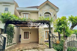 Jual Rumah Mewah Elegan Dengan View Eksklusif di Cinere, Jakarta Selatan Jual Rumah Mewah Elegan Dengan View Eksklusif di Cinere, Jakarta Selatan