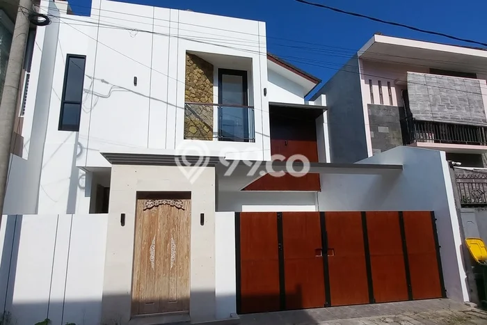 For Sale! Luxury House LT 116m2 Desain Modern di Renon For Sale! Luxury House LT 116m2 Desain Modern di Renon