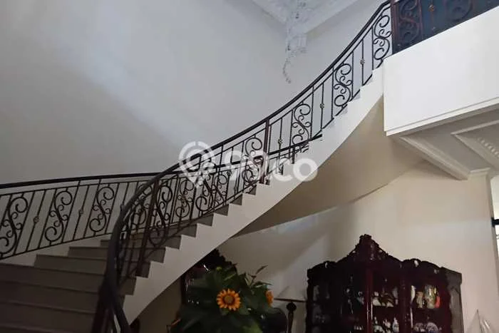 Jual Rumah Luas Elegan Dengan View Cantik di Mulyosari, Surabaya Jual Rumah Luas Elegan Dengan View Cantik di Mulyosari, Surabaya
