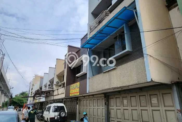 Ruko Dijual di Bandung LT 50m2 & LB 150m2 Lokasi Terbaik! Ruko Dijual di Bandung LT 50m2 & LB 150m2 Lokasi Terbaik!