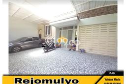 Hunian Mewah LB 300m2 Siap Pakai Desain Elegan di Purwosari, Semarang Hunian Mewah LB 300m2 Siap Pakai Desain Elegan di Purwosari, Semarang