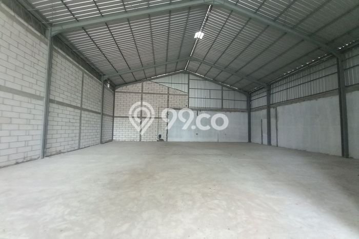 LOKASI BISNIS! Gudang Disewakan di Semarang Barat, Luas 450m², Jalan Utama LOKASI BISNIS! Gudang Disewakan di Semarang Barat, Luas 450m², Jalan Utama