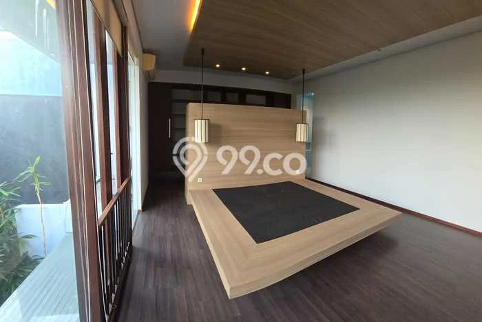 Rumah area Babatan, 3 KT, Dekat Pusat Kota, LT 600m2m² Bangunan 450m2m² Rumah area Babatan, 3 KT, Dekat Pusat Kota, LT 600m2m² Bangunan 450m2m²