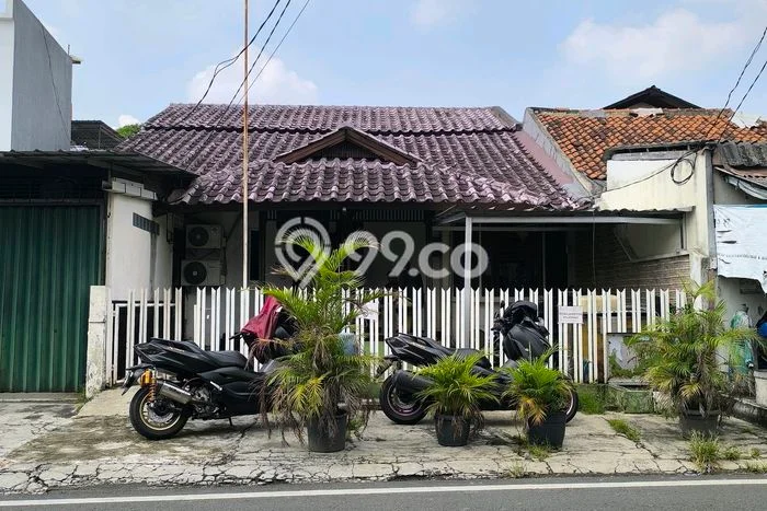 Rumah Eksklusif Siap Huni LT 350m2 di Kebayoran Lama, Jakarta Selatan Rumah Eksklusif Siap Huni LT 350m2 di Kebayoran Lama, Jakarta Selatan