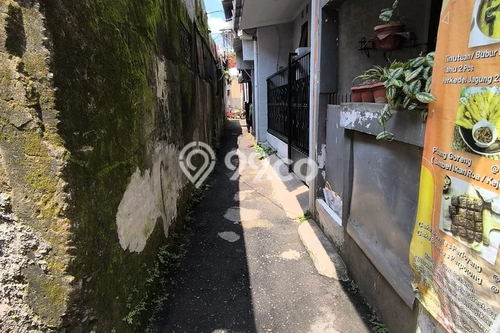 Unit Kost Dijual di Gandaria dengan 12 Kamar Area Ramai Unit Kost Dijual di Gandaria dengan 12 Kamar Area Ramai