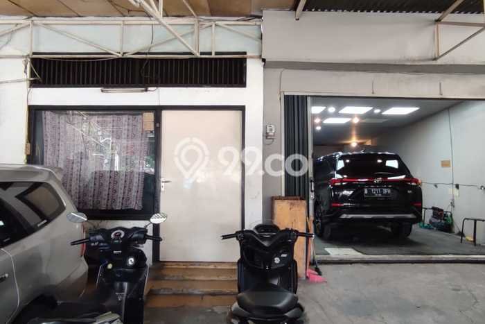 Rumah Luxury Modern Siap Huni di Mampang Jakarta Selatan Rumah Luxury Modern Siap Huni di Mampang Jakarta Selatan