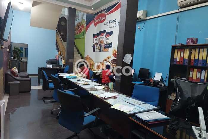AREA BISNIS! Gudang Kawasan Jagakarsa, Luas 800m², Mainroad, Strategis AREA BISNIS! Gudang Kawasan Jagakarsa, Luas 800m², Mainroad, Strategis