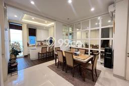 Rumah Elit LB 150m2 Siap Huni Desain Elegan di Pakuwon CIty, Surabaya Rumah Elit LB 150m2 Siap Huni Desain Elegan di Pakuwon CIty, Surabaya
