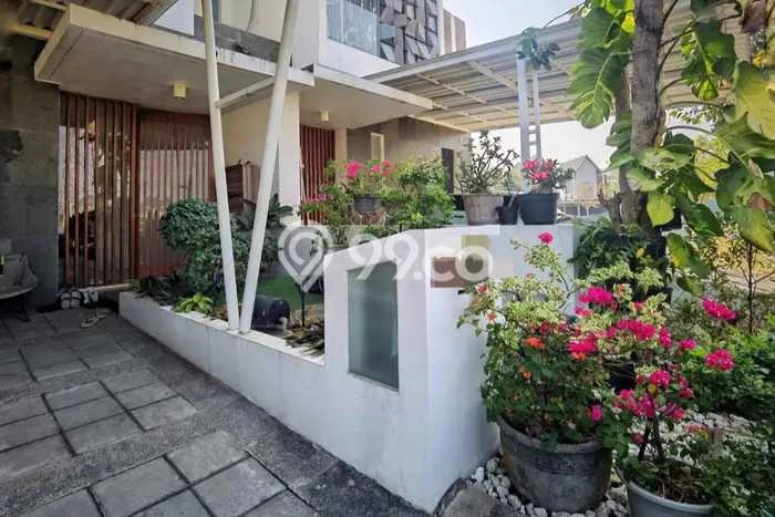 Dijual Rumah Premium dengan Fasilitas Sekitar Komplit di Wiyung, Surabaya Dijual Rumah Premium dengan Fasilitas Sekitar Komplit di Wiyung, Surabaya