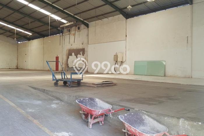 Gudang Disewa di Semarang dengan LB 1000m2 Area Komersial Ramai Gudang Disewa di Semarang dengan LB 1000m2 Area Komersial Ramai