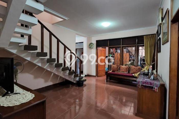 Rumah Mewah LB 180m2 Siap Pakai Desain Elegan di Ciateul, Bandung Rumah Mewah LB 180m2 Siap Pakai Desain Elegan di Ciateul, Bandung