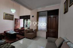 Rumah Mewah LB 180m2 Siap Pakai Desain Elegan di Ciateul, Bandung Rumah Mewah LB 180m2 Siap Pakai Desain Elegan di Ciateul, Bandung