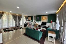 Hunian Elit LB 250m2 Siap Huni Desain Elegan di Dago, Bandung Hunian Elit LB 250m2 Siap Huni Desain Elegan di Dago, Bandung