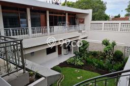 Ready to Use! Premium House LT 638m2 Desain Modern di Cicadas Ready to Use! Premium House LT 638m2 Desain Modern di Cicadas