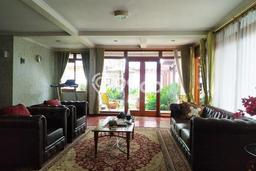 Rumah Elit LB 1200m2 Siap Pakai Desain Elegan di Sarijadi, Bandung Rumah Elit LB 1200m2 Siap Pakai Desain Elegan di Sarijadi, Bandung