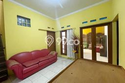 Rumah Elit LB 150m2 Siap Huni Desain Elegan di Taman Kopo Indah, Bandung Rumah Elit LB 150m2 Siap Huni Desain Elegan di Taman Kopo Indah, Bandung