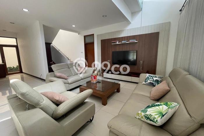 Ruko Disewa di Bandung dengan LB 800m2 Area Komersial Ramai Ruko Disewa di Bandung dengan LB 800m2 Area Komersial Ramai