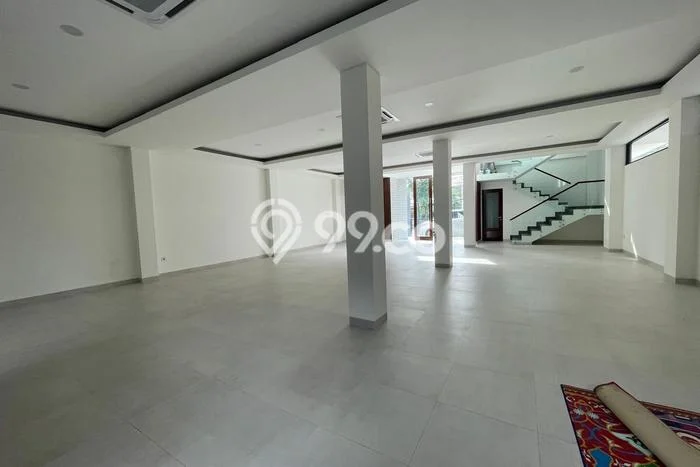 Unit Komersial disewakan di Sukajadi Bandung dengan LT 344m2 / LB 800m2 Unit Komersial disewakan di Sukajadi Bandung dengan LT 344m2 / LB 800m2