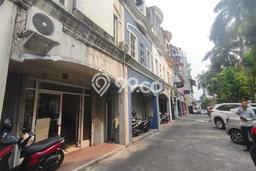 Ruko Dijual di Prime Area Jakarta Barat Luas 244m2 Ruko Dijual di Prime Area Jakarta Barat Luas 244m2