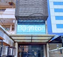 LOKASI PREMIUM! Ruko di Tomang, Luas 275m², Akses Strategis LOKASI PREMIUM! Ruko di Tomang, Luas 275m², Akses Strategis