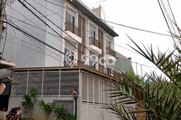 Ruko Dijual di Prime Area Jakarta Barat Luas 237m2 Ruko Dijual di Prime Area Jakarta Barat Luas 237m2