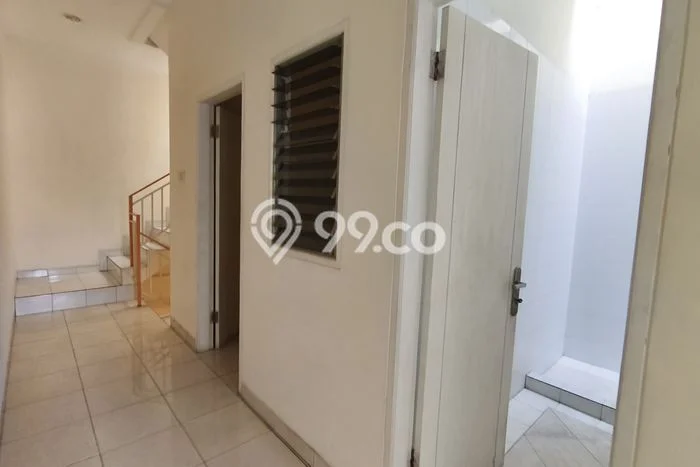 Rumah Nyaman di , 3 KM, Lingkungan Strategis, LT 60m2m² Bangunan 150m2m² Rumah Nyaman di , 3 KM, Lingkungan Strategis, LT 60m2m² Bangunan 150m2m²