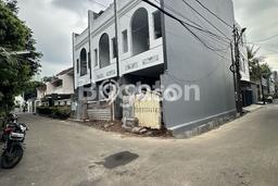 Rumah Siap Huni 4 KT 4 KM di Kawasan Bisnis Tanjung Duren, Jakarta Barat Rumah Siap Huni 4 KT 4 KM di Kawasan Bisnis Tanjung Duren, Jakarta Barat
